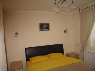 Дома для отпуска Guest House Sergey Колашин Дом с 4 спальнями-110