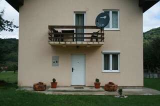 Дома для отпуска Guest House Sergey Колашин Дом с 4 спальнями-172